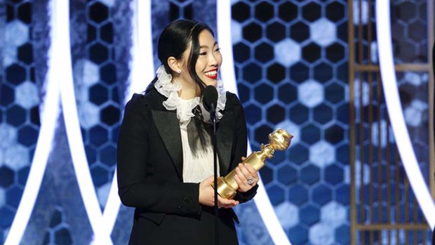 2020-altin-kure-golden-globe-kazananlar-awkwafina.jpg