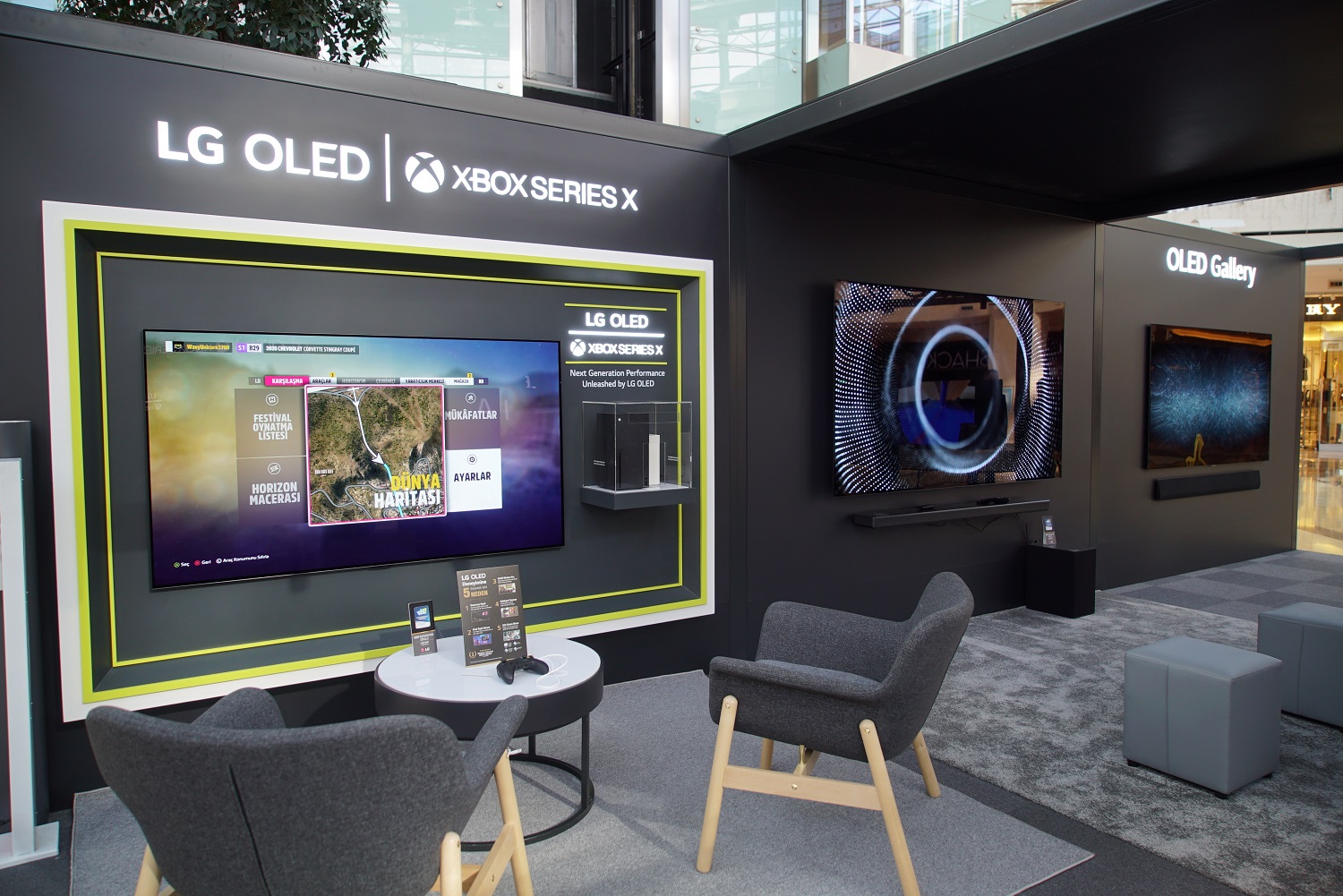 LG-OLED-Pop-Up-Store.jpg