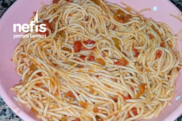 biber-ve-domates-soslu-spagetti.jpg