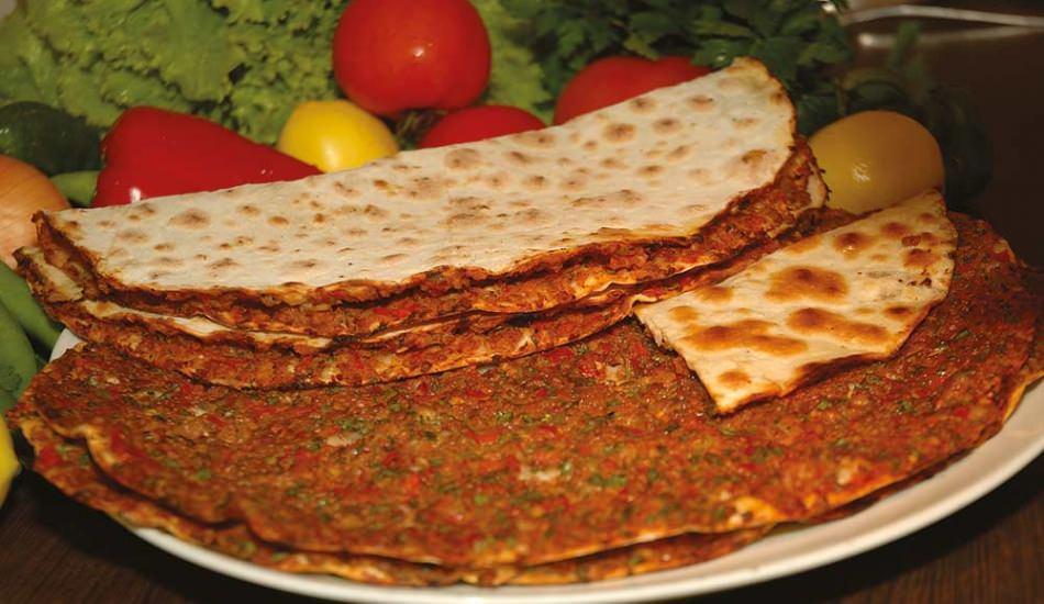 lokanta_usulu_lahmacun_nasil_yapilir_1562228108_0024.jpg