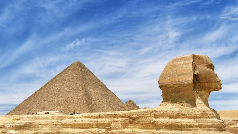 buyuk-piramitin-gercek-rengi-aciga-cikti-1562581584.jpg