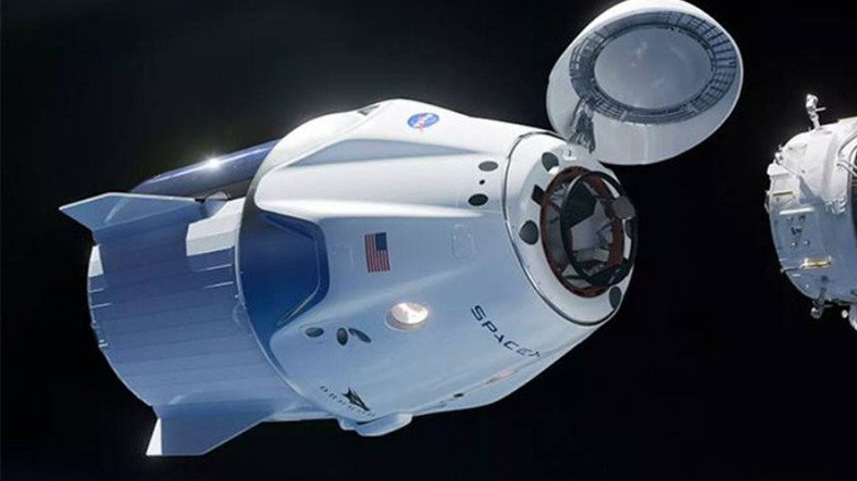 spacex-crew-dragon-a-yeni-bir-parasut-sistemi-gelistirdi-1563559441.jpg