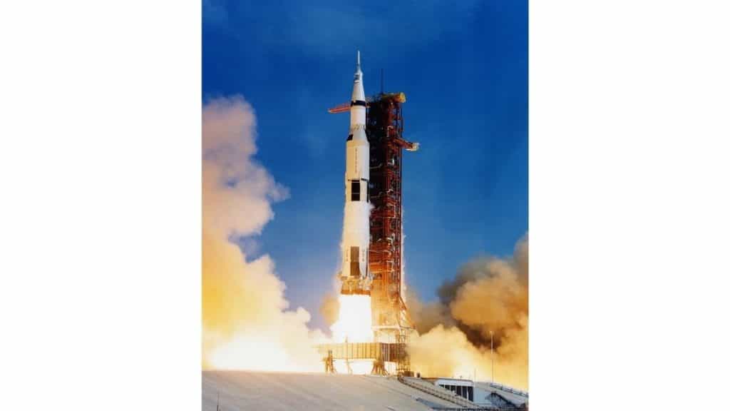 Apollo-11-kalkis-ani Apollo uzay programı