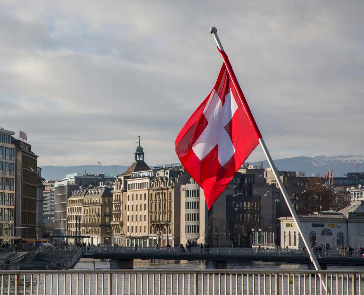 swiss-canton-zug-now-accepts-bitcoin-and-ether-for-tax-payments.jpg