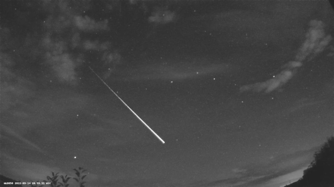 Dunyaya-meteor-dustu-Iste-o-anlar-1.jpg