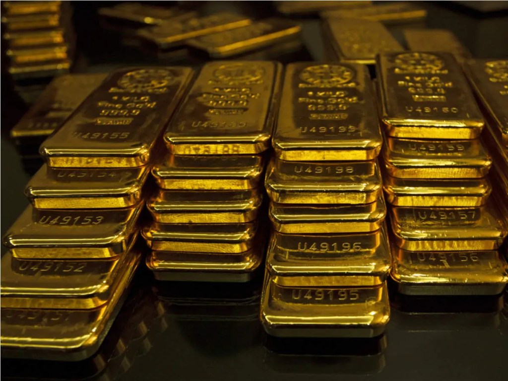 gold-gains-as-pandemic-fears-hit-risk-appetite.jpg