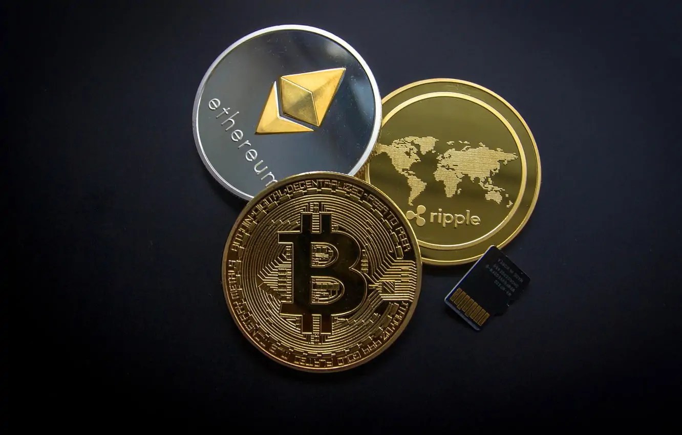 ethereum-bitcoin-ripple-eth-btc-xrp-coins-monety.jpg