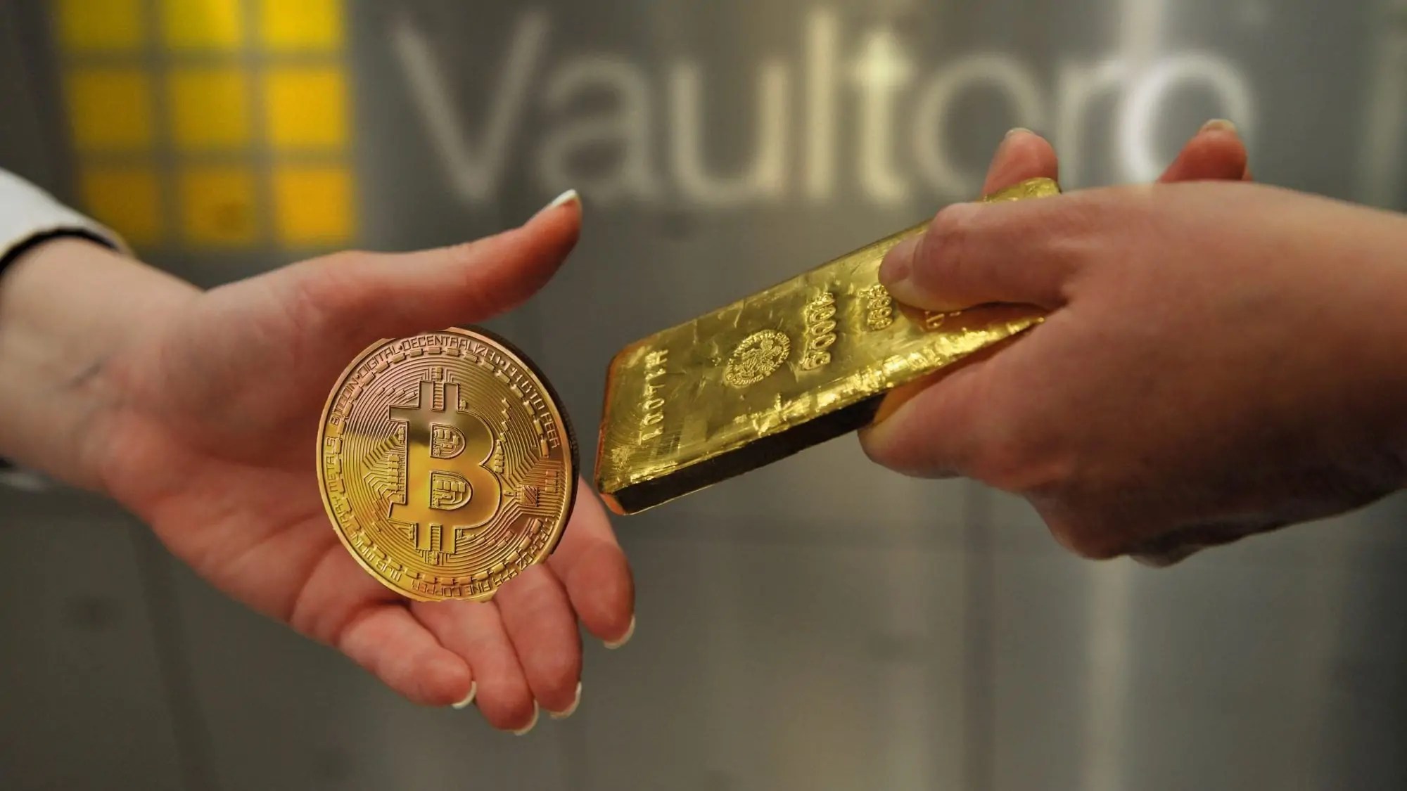 Gold-Bitcoin-trade-e1579264498457.jpg