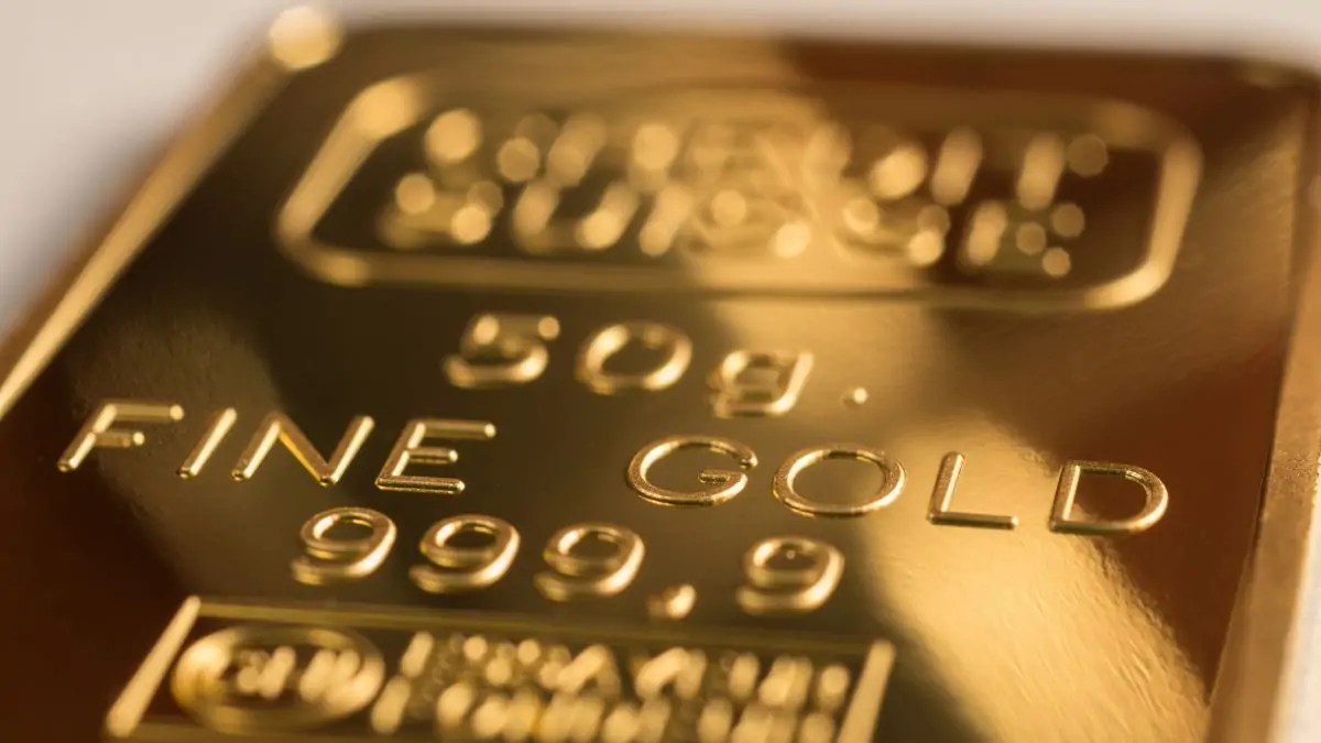 https___cdn.cnn_.com_cnnnext_dam_assets_190916101236-gold-bar-precious-metal-stock.jpg