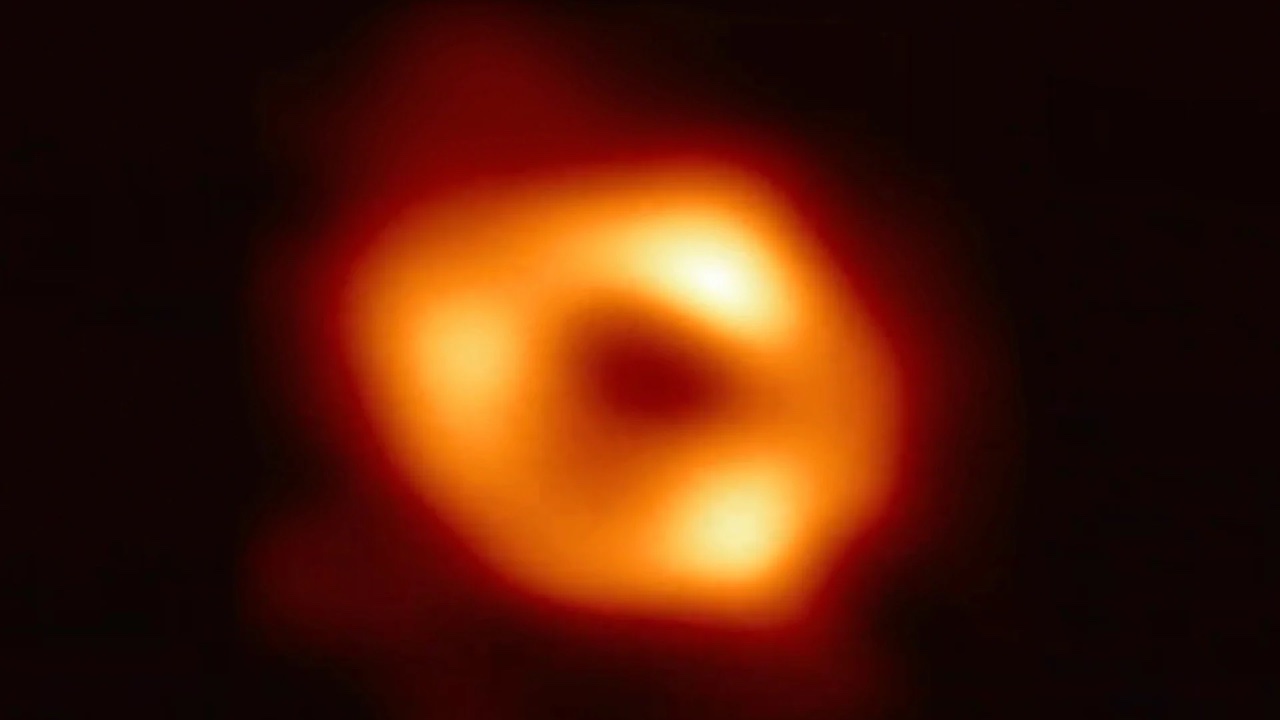 galaksinin-merkezindeki-kara-delik-ilk-kez-goruntulendi-kopyasi.jpg